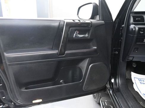 Used 2024 Toyota 4Runner TRD Off-Road Premium image 10