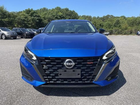 Used 2025 Nissan Altima 2.5 SR w/ SR Premium Package AWD/4WD image 6