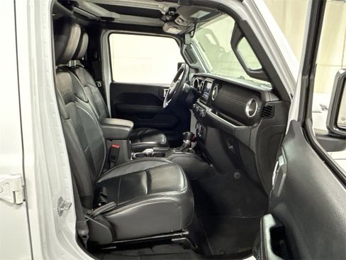 Used 2018 Jeep Wrangler Unlimited Sahara w/ Dual Top Group image 25