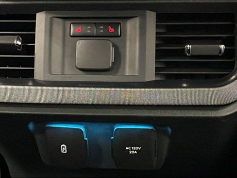 Used 2025 Ford F150 Platinum AWD/4WD image 39