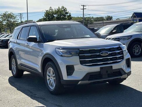 New 2026 Ford Explorer Active AWD/4WD image 2