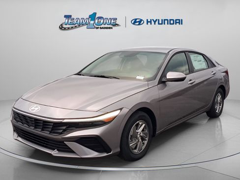 New 2026 Hyundai Elantra SE w/ Cargo Package image 4