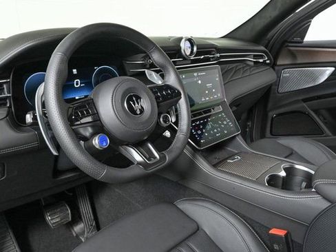 New 2025 Maserati Grecale Folgore image 4