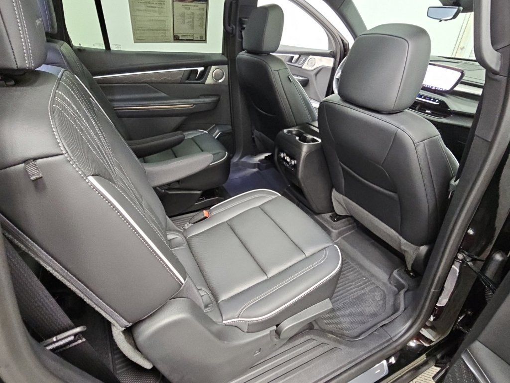 Certified 2025 Buick Enclave Avenir w/ Super Cruise Package AWD/4WD image 41
