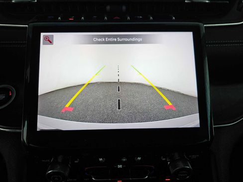Used 2023 Jeep Grand Cherokee Overland AWD/4WD image 26