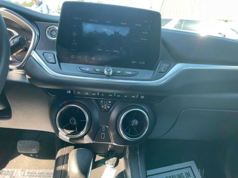 Used 2023 Chevrolet Blazer LT FWD image 16