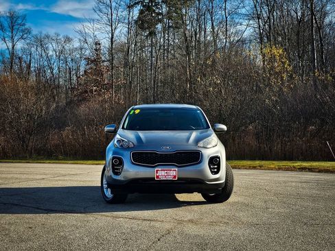 Used 2019 Kia Sportage LX image 9