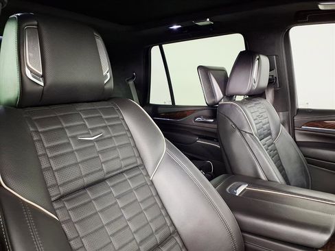 Certified 2022 Cadillac Escalade Sport Platinum w/ Heavy-Duty Trailer Package image 11