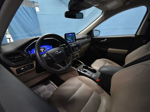 Used 2020 Ford Escape Titanium AWD/4WD image 2