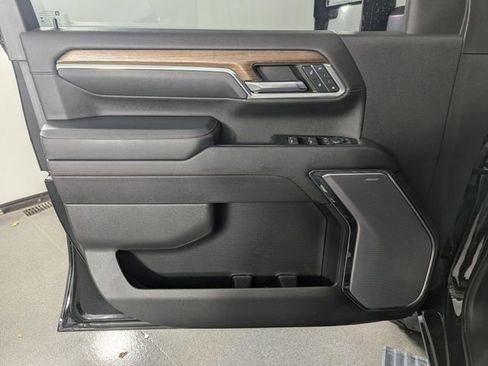 Used 2024 Chevrolet Silverado 2500 High Country w/ High Country Premium Package image 11