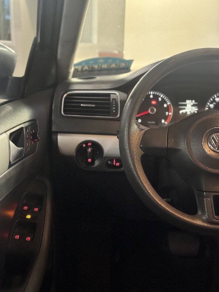 Used 2014 Volkswagen Jetta SE FWD image 12