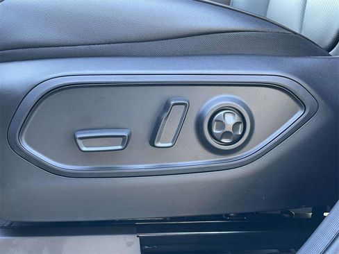 New 2025 Jeep Grand Cherokee L Limited w/ Luxury Tech Group II image 24