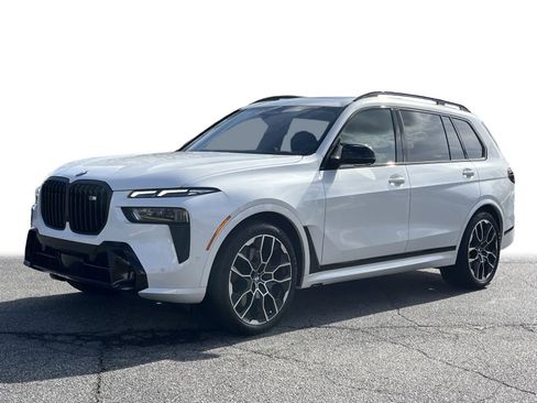Certified 2024 BMW X7 M60i w/ Executive Package image 25