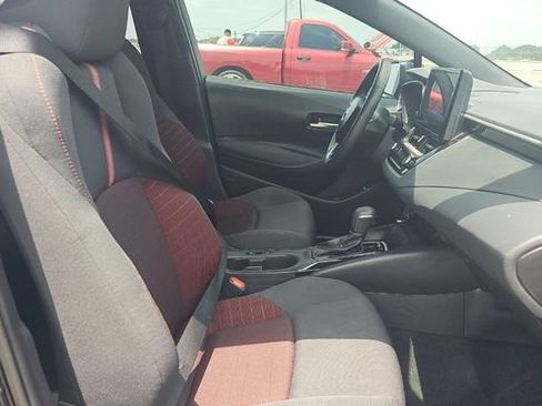 Used 2026 Toyota Corolla SE FWD image 3