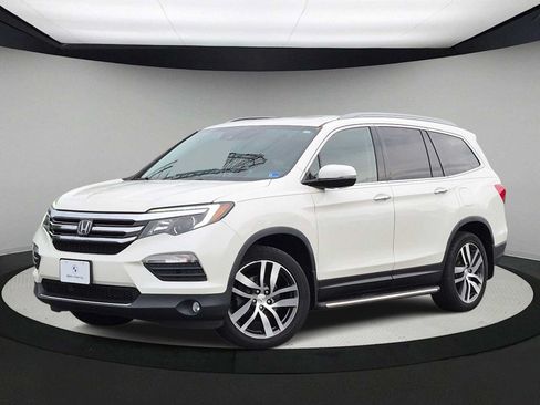 Used 2017 Honda Pilot Touring image 1