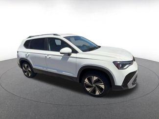 Used 2026 Volkswagen Taos SE AWD/4WD video 2