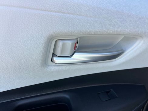 Used 2022 Toyota Corolla SE image 40