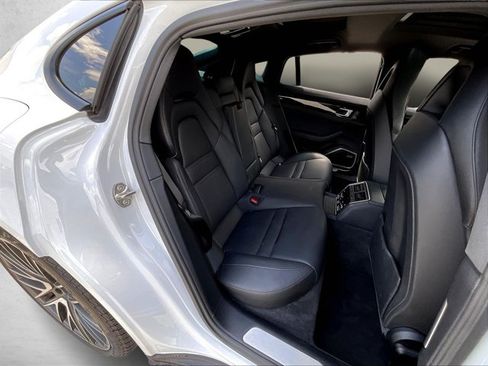 Used 2023 Porsche Panamera image 27
