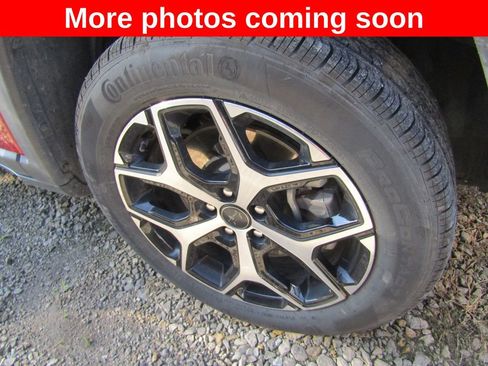 Used 2025 Jeep Compass Limited AWD/4WD image 9