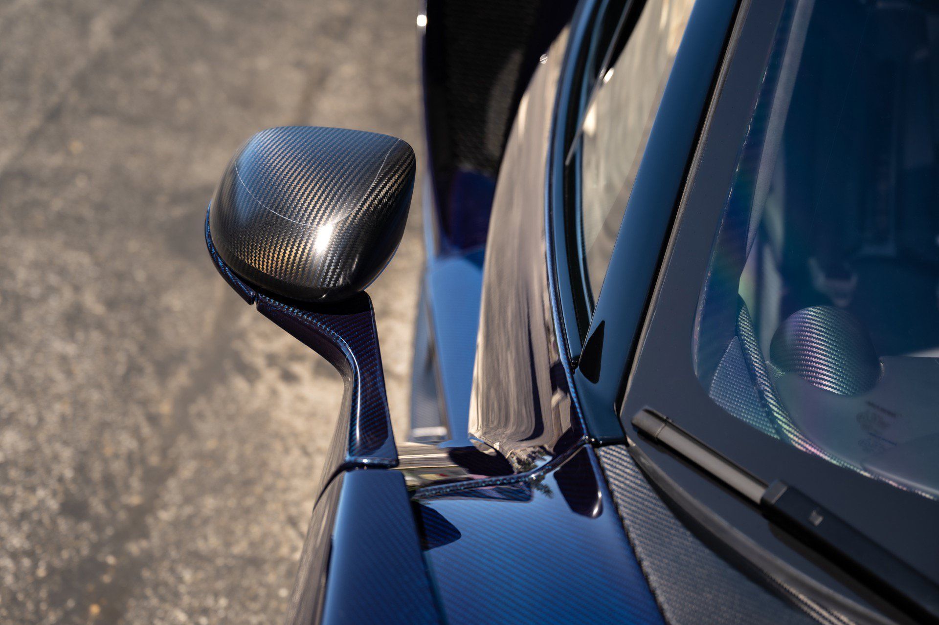 Used 2019 McLaren Senna RWD image 18