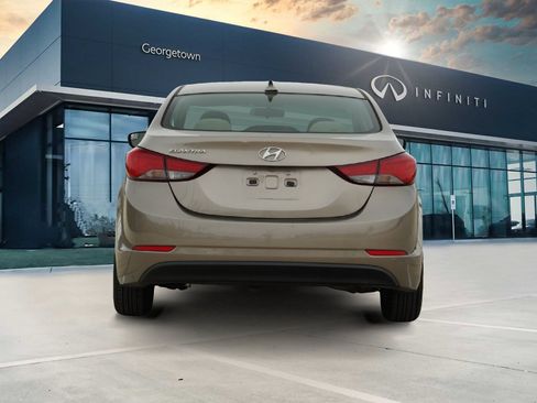 Used 2015 Hyundai Elantra SE image 6