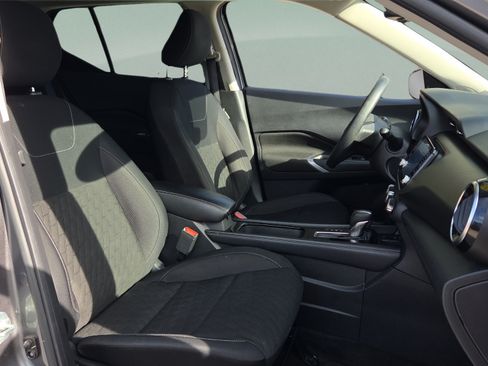 Used 2023 Nissan Kicks SV w/ Interior Electronics Package FWD image 15