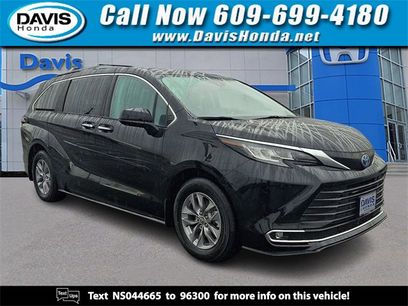Used 2022 Toyota Sienna XLE