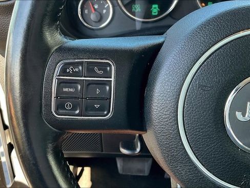 Used 2018 Jeep Wrangler Sahara w/ Connectivity Group image 17