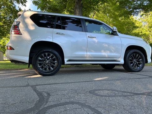 Used 2020 Lexus GX 460 Premium w/ Premium Package AWD/4WD image 34