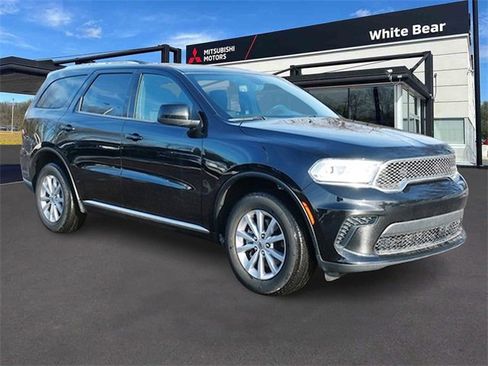 Used 2024 Dodge Durango SXT image 1