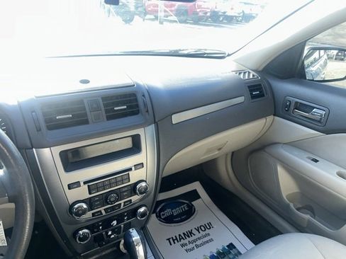 Used 2010 Ford Fusion SE image 19