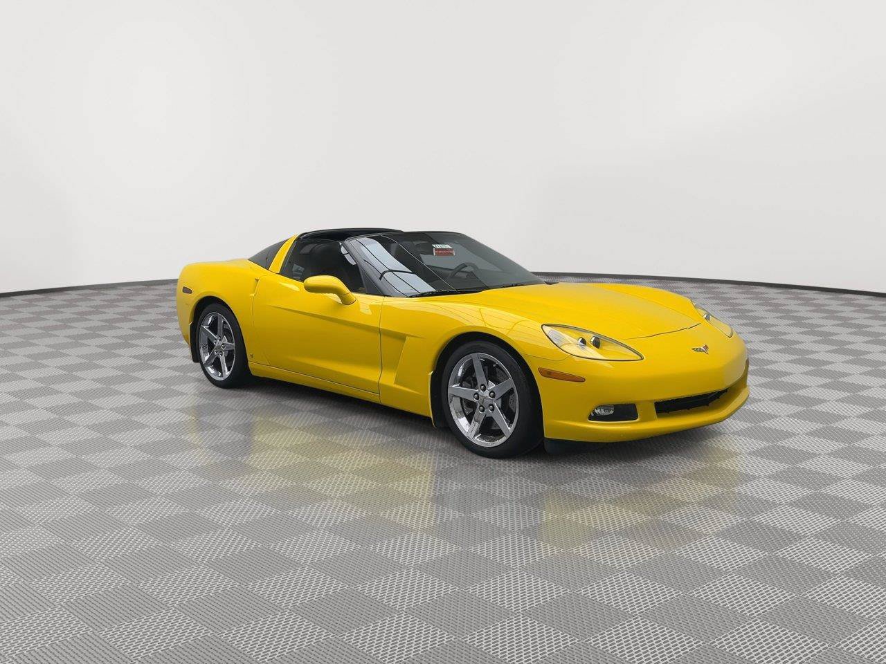 Used 2007 Chevrolet Corvette Coupe w/ Performance Package RWD image 26