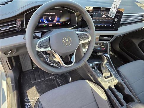 New 2026 Volkswagen Jetta SE FWD image 3