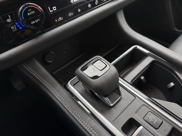 Used 2025 Nissan Pathfinder Platinum w/ Cargo Package FWD image 19