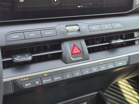 New 2025 Kia K4 LXS image 14