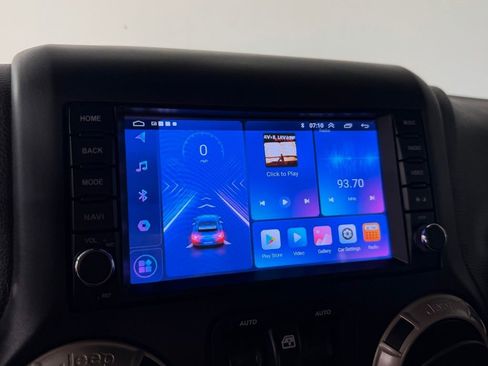 Used 2017 Jeep Wrangler Unlimited Sahara AWD/4WD image 19