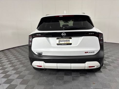 Used 2025 Nissan Kicks SR w/ SR Premium Package AWD/4WD image 7
