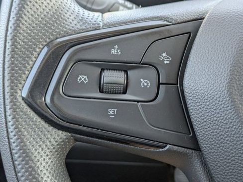 Used 2024 Chevrolet Trax LT FWD image 23