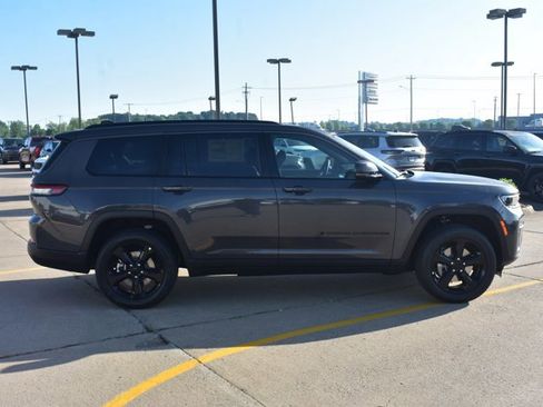 New 2026 Jeep Grand Cherokee L Limited AWD/4WD image 4