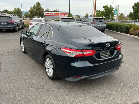 Used 2018 Toyota Camry LE FWD image 10