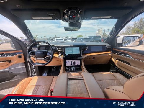 Used 2022 Jeep Grand Wagoneer Series III AWD/4WD image 36