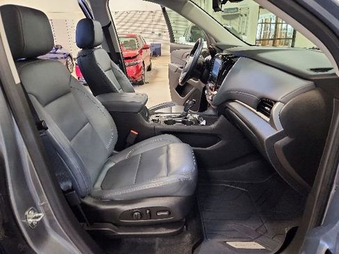 Used 2020 Chevrolet Traverse LT w/ LT Premium Package AWD/4WD image 34