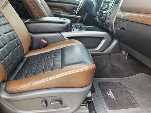 Used 2018 Nissan Titan Platinum Reserve w/ Platinum Utility Package AWD/4WD image 17