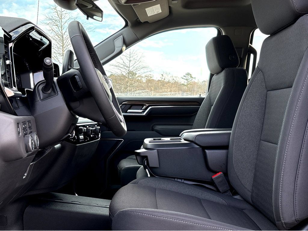 New 2025 Chevrolet Silverado 1500 LT AWD/4WD image 16