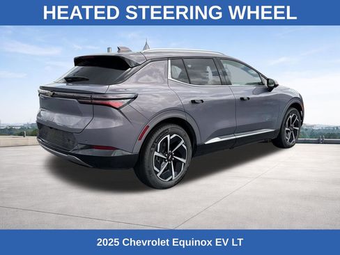 Used 2025 Chevrolet Equinox EV LT FWD image 5