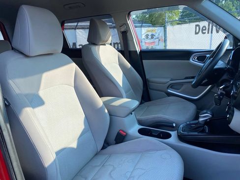 Used 2022 Kia Soul LX w/ Technology Package FWD image 14