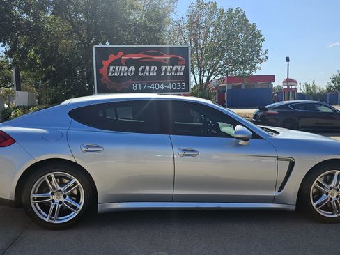 Used 2016 Porsche Panamera 4 w/ Premium Package Plus image 7