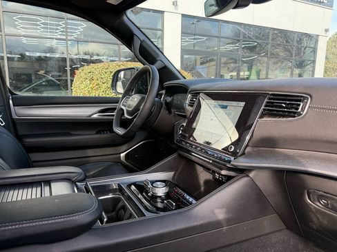 Used 2023 Jeep Wagoneer Series II w/ Convenience Group I image 30