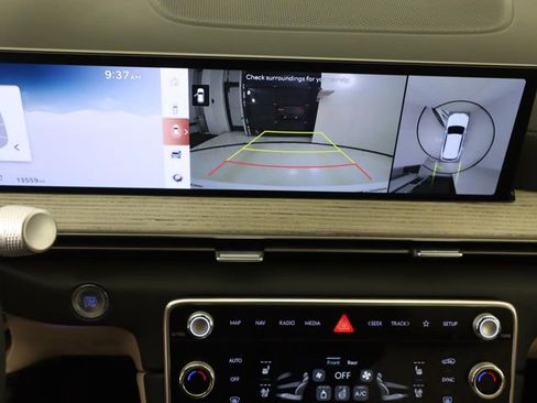 Used 2025 Genesis GV80 3.5T Prestige image 18