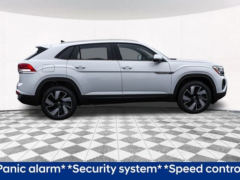 Used 2025 Volkswagen Atlas Cross Sport SE image 13